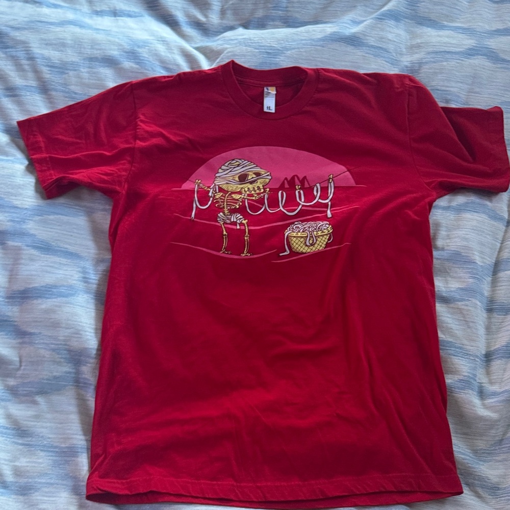 Red woot mummy T-Shirt